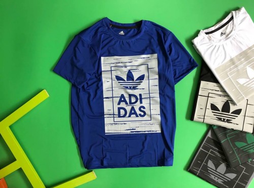 Áo thun thể thao Adidas in logo